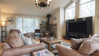 Private Boat Ramp Access Hot Tub Fire Pit Deck River Meadows by AvantStay - 6