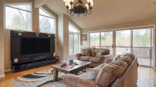 Private Boat Ramp Access Hot Tub Fire Pit Deck River Meadows by AvantStay - 3