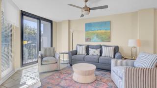 Beachfront Pool Access Balcony w Oceanview 222 D Shipwatch by AvantStay - 5