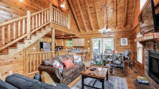 Summit View Way by AvantStay Resort Cabin w Hot Tub Pool Table Deck Views - 5
