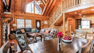 Summit View Way by AvantStay Resort Cabin w Hot Tub Pool Table Deck Views - 4