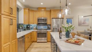 Sunset Serenity by AvantStay Rooftop w Hot Tub Fire Pit 3 Blocks to Beach - 6