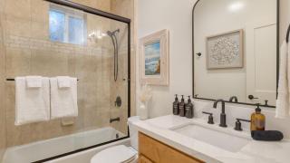 Sunset Serenity by AvantStay Rooftop w Hot Tub Fire Pit 3 Blocks to Beach - 4