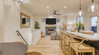 Sunset Serenity by AvantStay Rooftop w Hot Tub Fire Pit 3 Blocks to Beach - 2