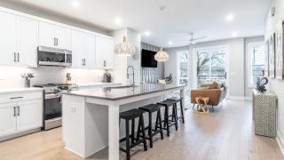 Monty by AvantStay 4BDR 4BA Balcony w Outdoor Seating 5mins to DT - 2