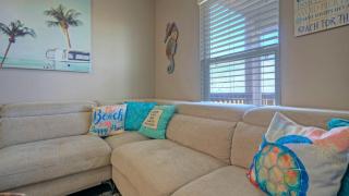 The Beautiful Place by AvantStay Mins to Beach Family-Friendly Pool - 4