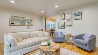 Goleta Getaway by AvantStay Private Backyard 1.5mi to the Beach - 1