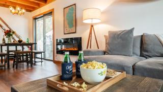 Minutes to Skiing Lake Hot Tub Fire Pit Deck Indigo Owl by AvantStay - 1