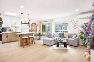 Secret Garden Bloom - 665sf 1BR Queen Anne Condo - 0