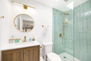 Secret Garden Bloom - 665sf 1BR Queen Anne Condo - 8