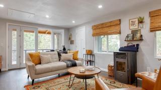 Cozy 2BR Fawnskin Cabin Big Bear Lake Hiking Trails Snow Summit Nearby - 0