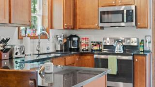 Maple Oasis by AvantStay Newly Built w Hot Tub Game Room Fire Pit - 2