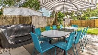 Beach Retreat w Putting Green Hot Tub 2 Free Bikes Golden Hour by AvantStay - 9