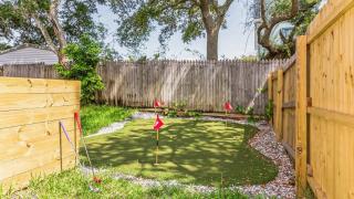 Beach Retreat w Putting Green Hot Tub 2 Free Bikes Golden Hour by AvantStay - 8