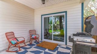 Beach Retreat w Putting Green Hot Tub 2 Free Bikes Golden Hour by AvantStay - 5