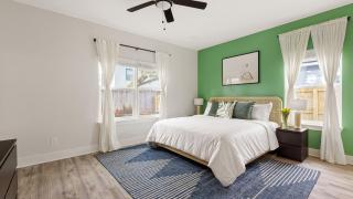 Beach Retreat w Putting Green Hot Tub 2 Free Bikes Golden Hour by AvantStay - 7