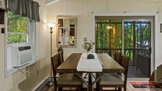 Frolic on Fern by AvantStay Enclosed Deck w Forest Views Bar - 9