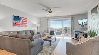 Beachfront 3BDR Condo w Pool Deck Ocean Views Ocean Blvd 102 by AvantStay - 8