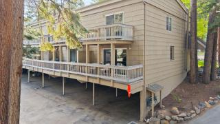 Cozy Forest Hideaway in Incline Village Private Balcony Sierra Solace by AvantStay - 9