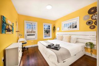 Sunny Seattle Home Mt Rainier UW Steps Away - 6