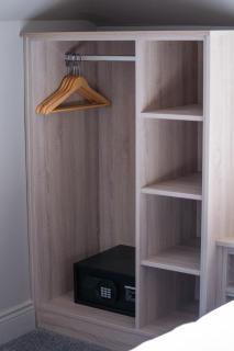 Mccloskeys GuestHouse - 7