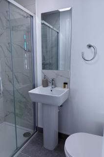 Mccloskeys GuestHouse - 5