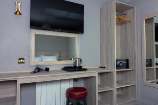 Mccloskeys GuestHouse - 3