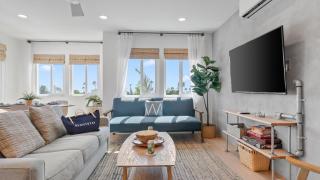 Ocean View Deck Walk to Trestles Beach El Camino Surfhouse B by AvantStay - 9