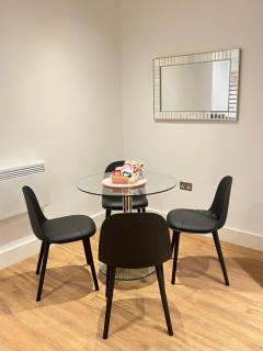 West London Modern Retreat Gym, Sauna, Cinema - 4