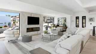 Steps to BeachShops Oceanview Hot TubFirepit Moonlight Modern by AvantStay - 2