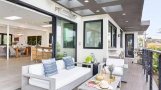 Steps to BeachShops Oceanview Hot TubFirepit Moonlight Modern by AvantStay - 4