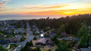 Walk to Beach Shops Fireplace Patio Dining Firepit at Manzanita Ave. - 6