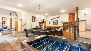 Lakeview Cabin w Game Room Deck Near Ski Slopes Trails Sleeps 20 Waterview by AvantStay - 7