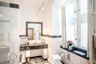 Schlosshotel Hugenpoet - 2