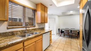 Walk to Dining Mission Pacific Beach and BarsNightlife Private Backyard - 1