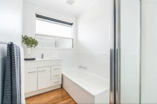 Quiet & Cozy 4 Bedroom Home - 4