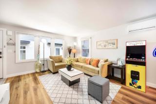 West Seattle Retreat w 3 AC - Near Alki Beach - 4