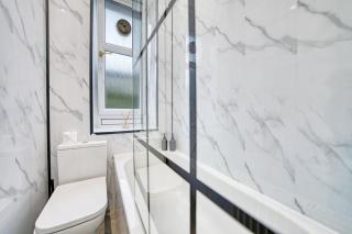 3BR Flat Near Maryhill Park and West End with Parking - 5