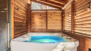 Bear Creek Way by AvantStay Hot Tub Game Room Air Hockey Near Dollywood Smoky Trails - 9