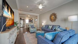 Stylish Condo w Pool Spa Access Wak to Beach Beach Breeze by AvantStay - 5