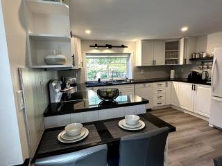 2BD cozy guest suite in West Vancouver! - 8