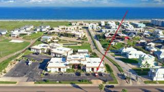 Beach Boardwalk Access Pool Remodeled Interior Tropical Haven by AvantStay - 6