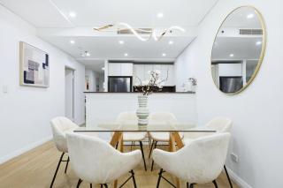 Central Mascot 4BR Convenience to CBD & Airport - 5