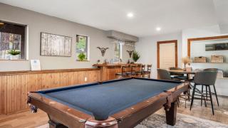 Geraldine Drive by AvantStay Hot Tub Views Walk to Trails Game Room - 2