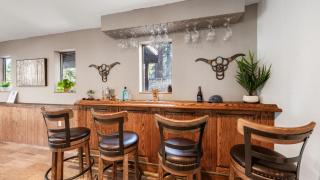 Geraldine Drive by AvantStay Hot Tub Views Walk to Trails Game Room - 1