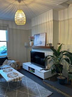 Entire Cozy Home near Stadium, Backyard & Parking - 6