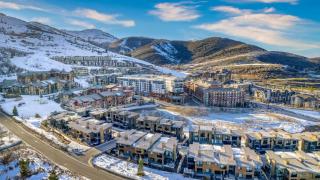 The Ridge at Canyons Village by AvantStay Stunning Ski InOut Condo w Hot Tub - 8