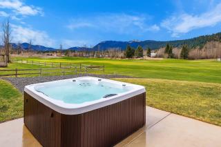 Luxury Ski & Golf 4BR Retreat w EV outlet Hot Tub - 8