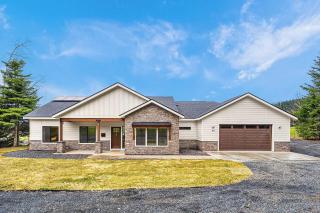 Luxury Ski & Golf 4BR Retreat w EV outlet Hot Tub - 9