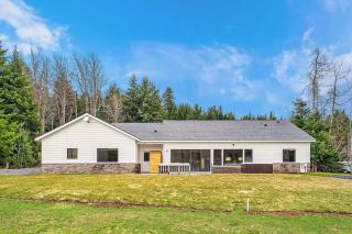 Luxury Ski & Golf 4BR Retreat w EV outlet Hot Tub - 3